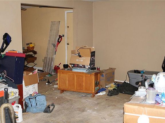2nd image of 8148 Palmetto Ln