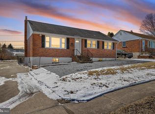 2516 Woodview Dr, Wilmington, DE 19808