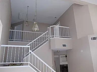 2309 Hedgewood Dr — Photo 2