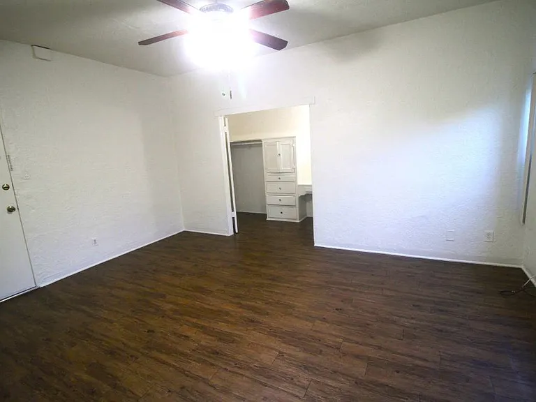 1152 Broad Ave. — Photo 2