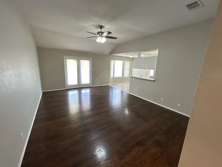 4507 Lonesome Dove Dr — Photo 4