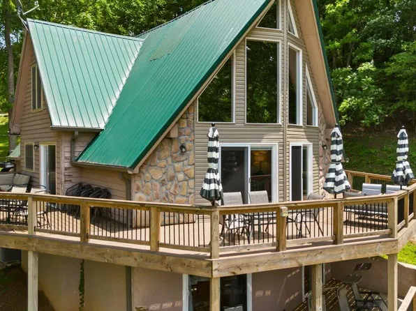 824 Deerfield Way, La Follette, TN 37766