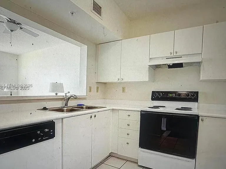3020 NE 32nd Ave #817 — Photo 13