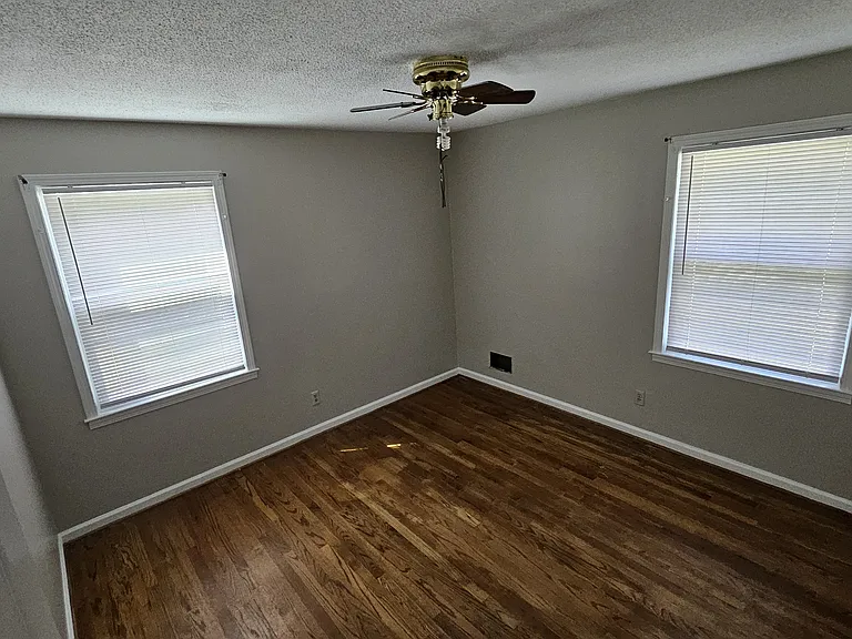 10 Powers Ct — Photo 2
