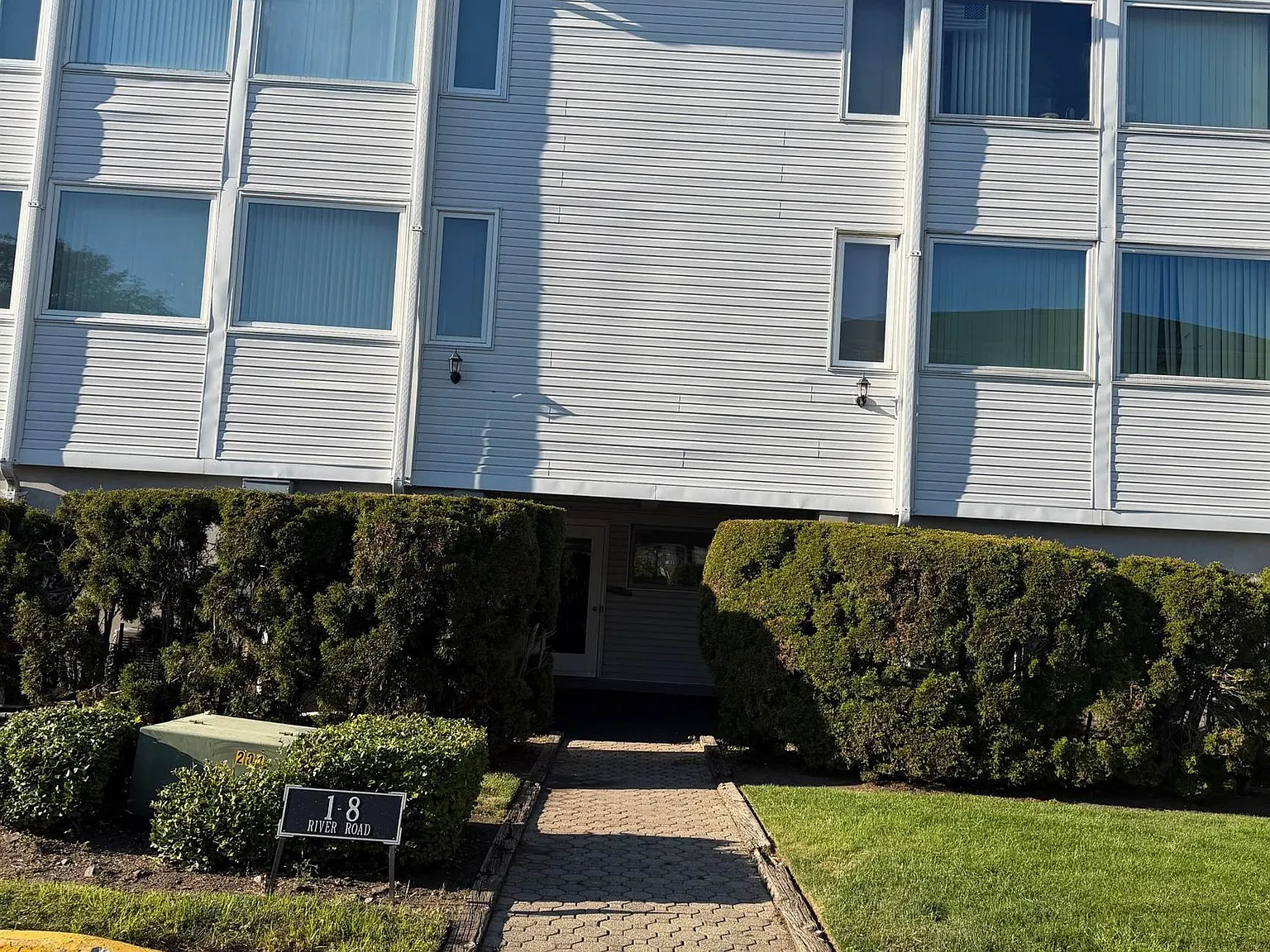 2 bed, 2.0 bath, $3,100 — Photo 1