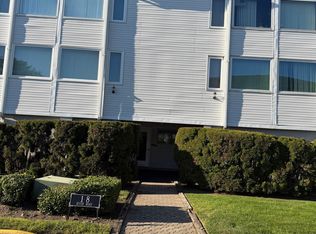 3 River Rd #3, Secaucus, NJ 07094