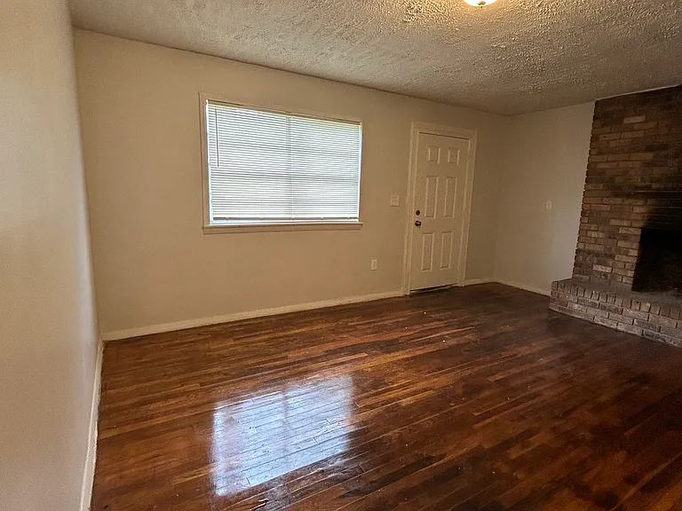 422 Oneida Ave — Photo 5