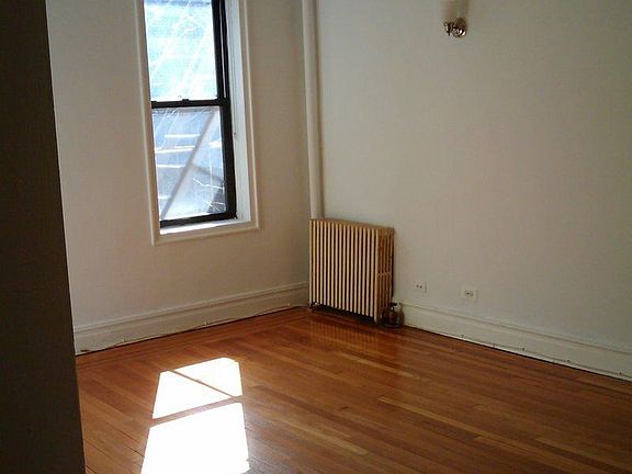 4th image of 3075 34th St APT 2F