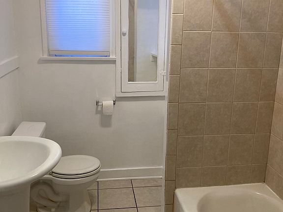3rd image of 1314 1/2 S Hudson Ave