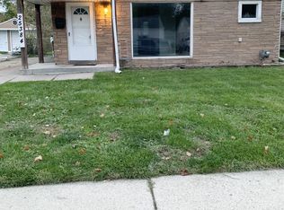 25384 Wiseman St, Roseville, MI 48066