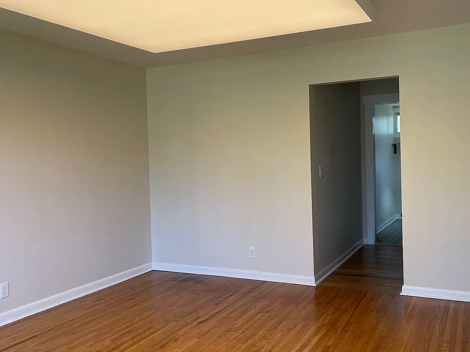827 Colfax Dr