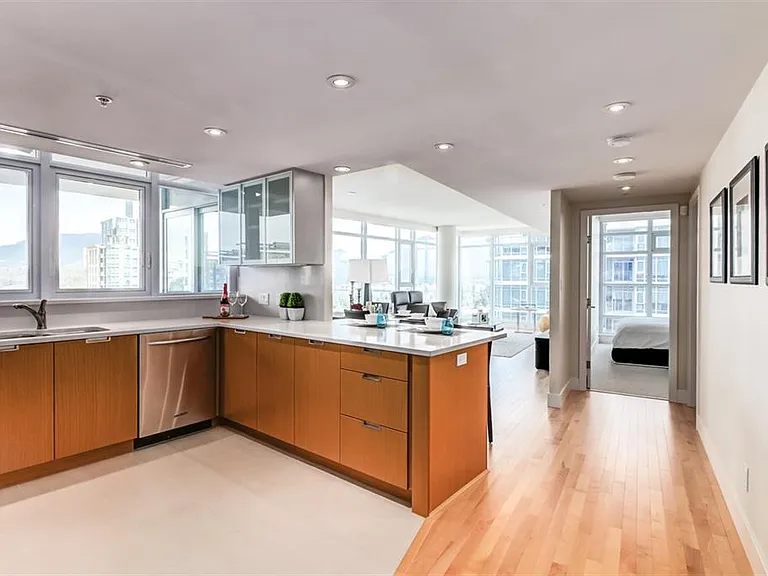 1205 Hastings St W #2402 — Photo 9