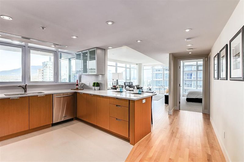 Vancouver Apartment for rent - 2 Bedrooms — photo 8