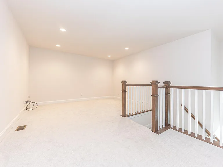 3341 Roseford Blvd — Photo 27