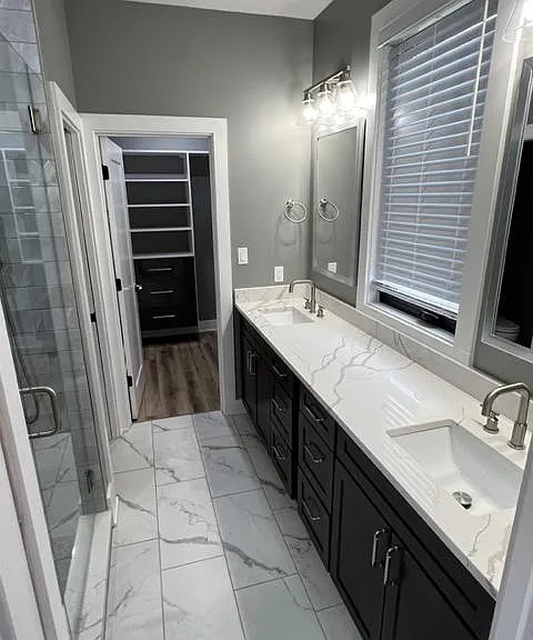 2056 N Park Ave — Photo 21
