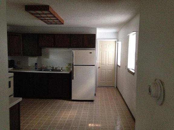 2nd image of 977 Greenbrier St #1