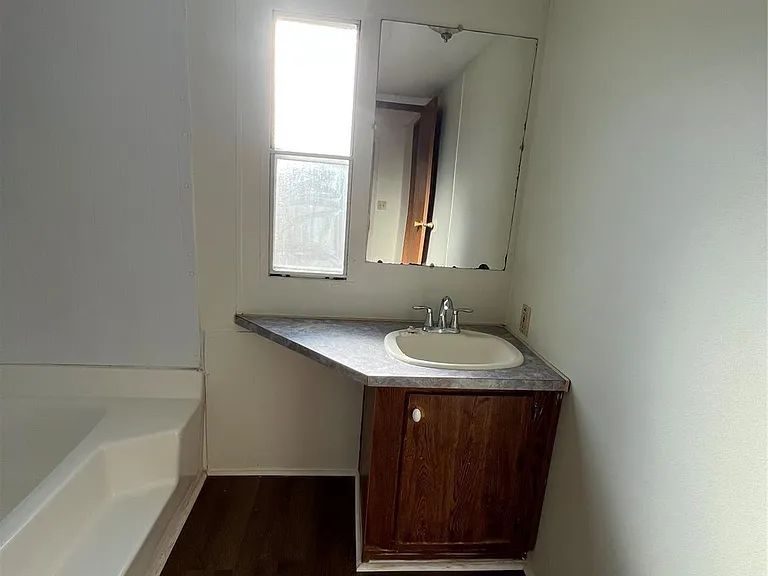 216 Tall Pines Ln — Photo 6
