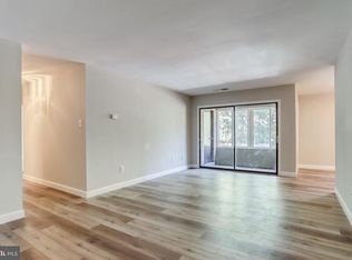 527 Florida Ave APT 104, Herndon, VA 20170