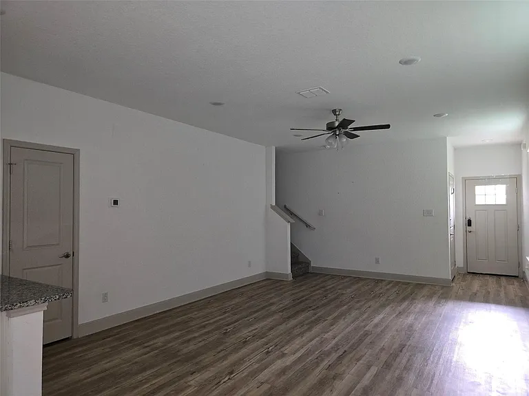7520 Magnolia Vlg #101 — Photo 14