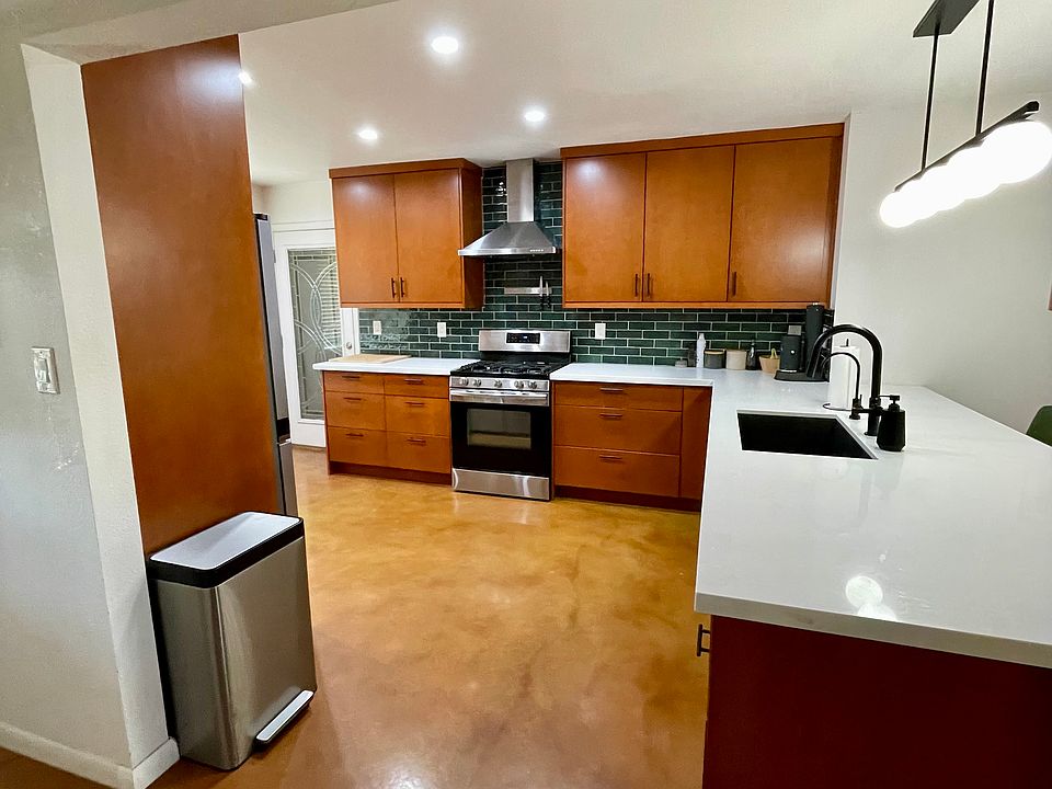 1st image of 2610 W Corrine Dr