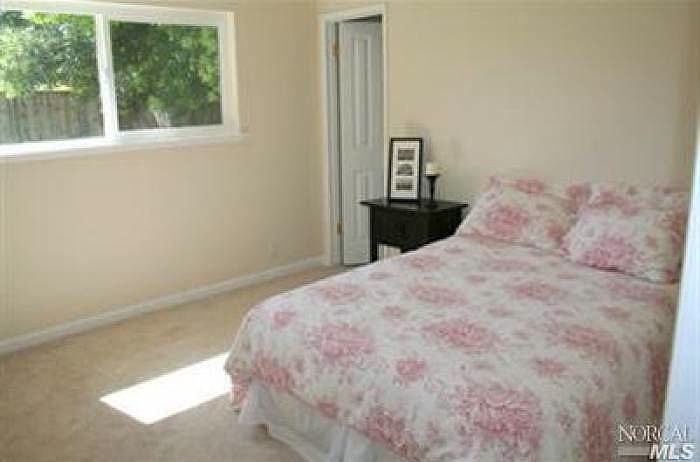 2nd image of 20 Jess Ave