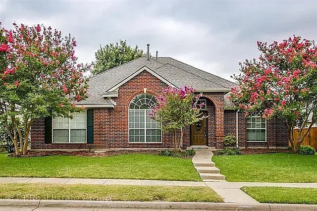 2923 Brittany Ln — Photo 1