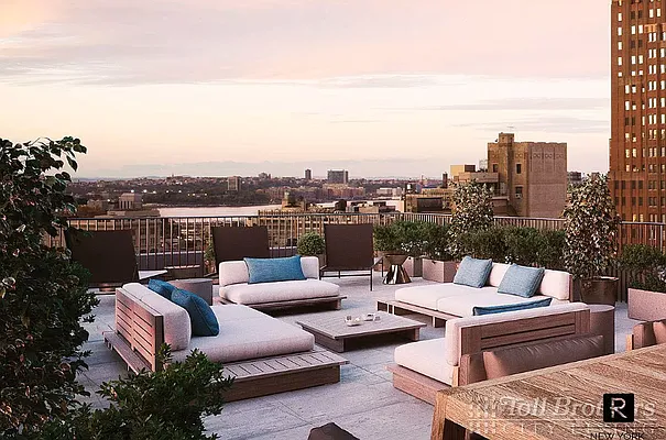 Rented by R New York | media 25