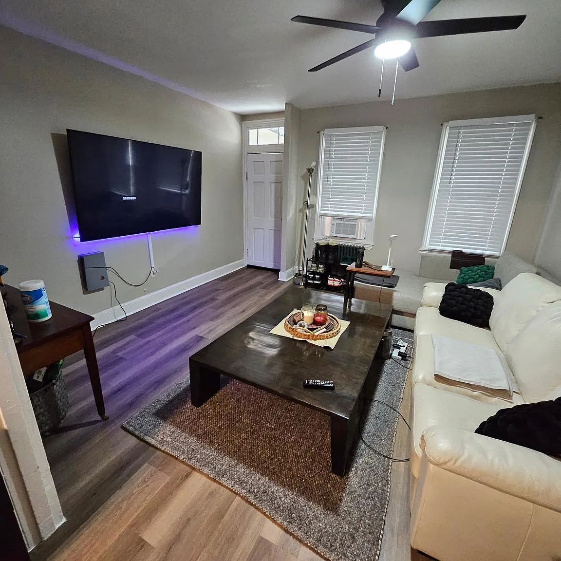 3 bed, 1.5 bath, 1274 sqft, $2,400 — Photo 3