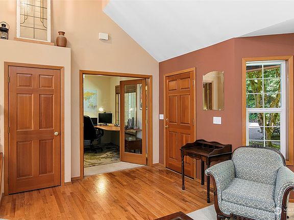 2nd image of 8942 Springwood Avenue NE