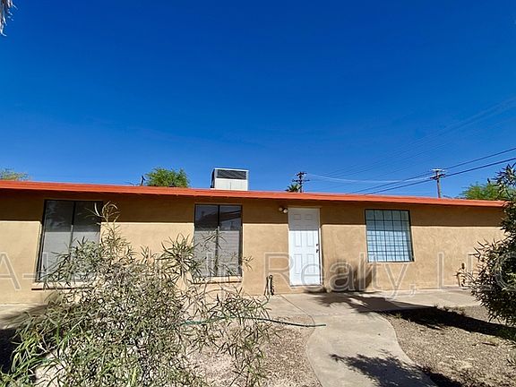 2nd image of 700 W Calle Colado