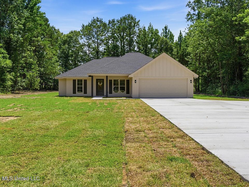 1st image of 10 Beech Ln