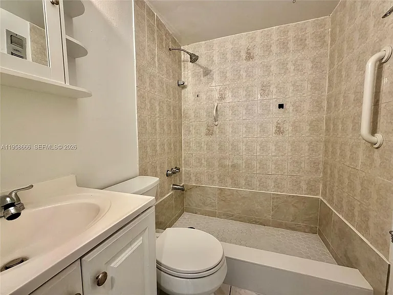 901 SW 37th Ave #25 — Photo 7