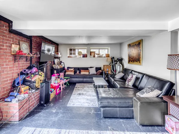 226 Whitman Drive image 15 of 20