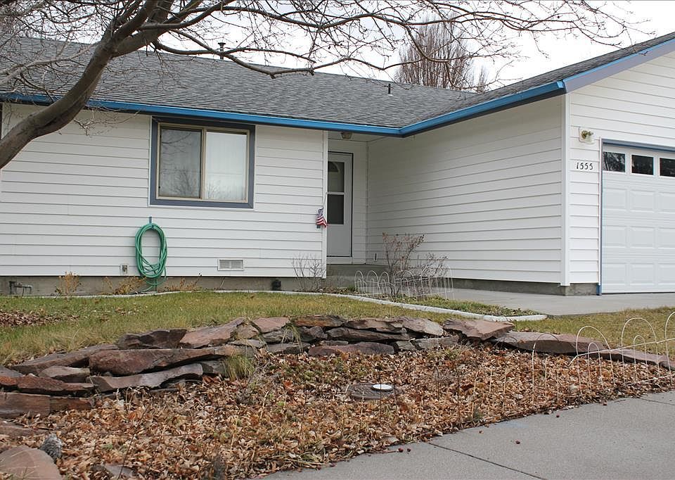 2nd image of 1555 Rosewood St