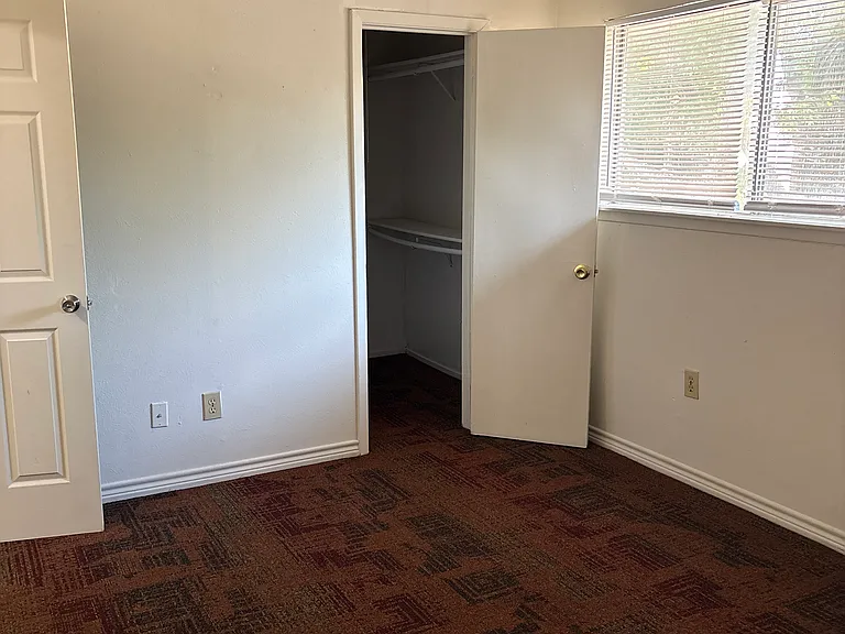 422 Menlo Park Dr — Photo 7