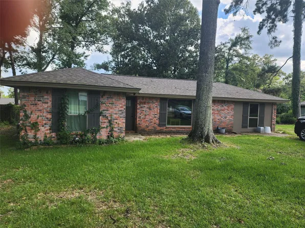 213 Holly Ln, New Caney, TX 77357