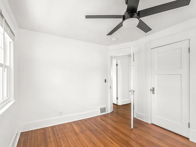 617 E Delmar St — Photo 25