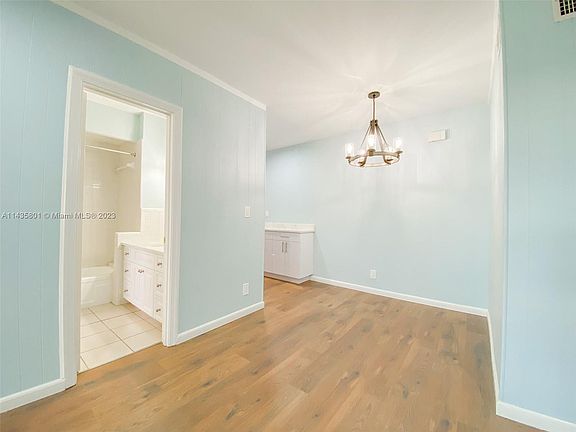 5th image of 2424 SE Seventeen Street Cswy #306B