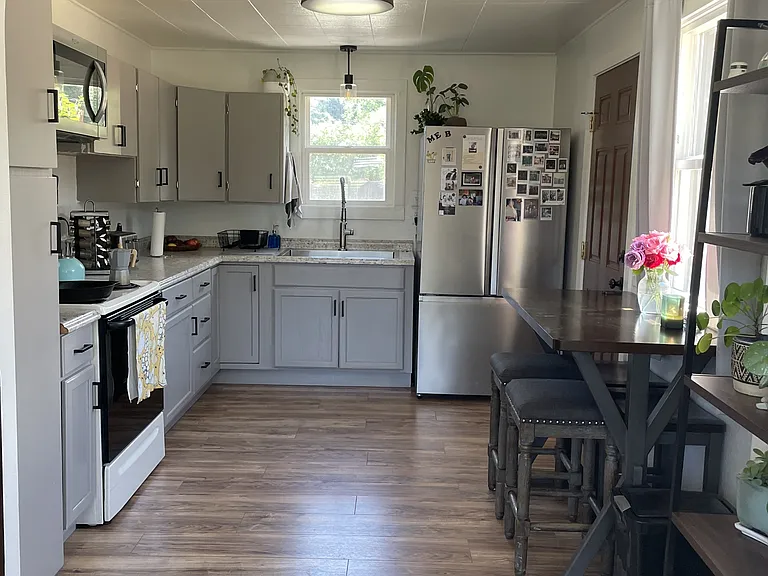 910 Valley View Dr — Photo 14