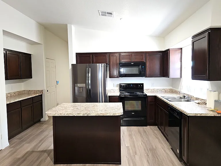 4447 S Buckthorn Dr — Photo 2