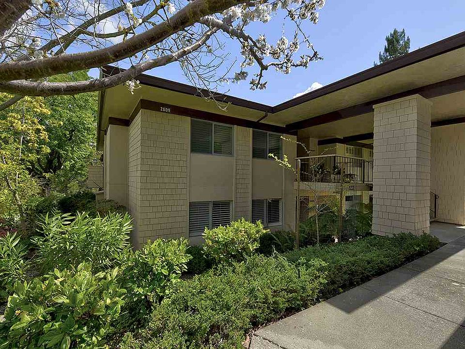 1st image of 2609 Ptarmigan Dr APT 2