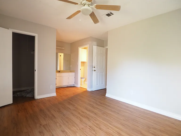 1012 Fieldwood Dr — Photo 9