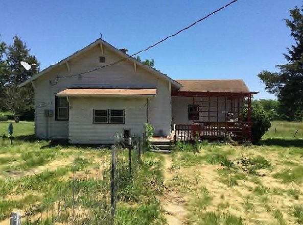 2nd image of 102 Richardson St
