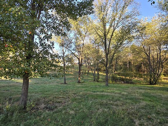5th image of 237 Berry Farm Rd