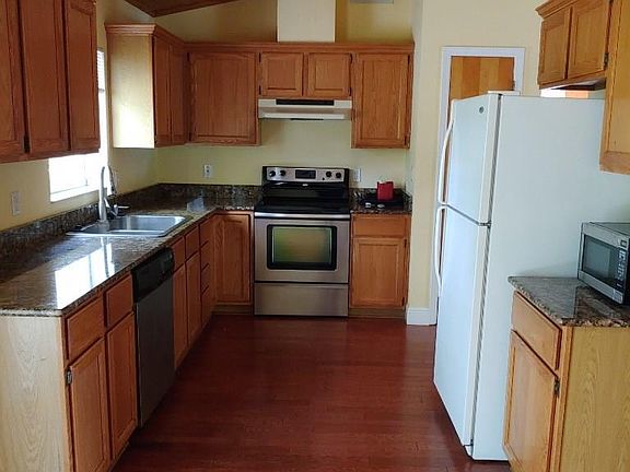 2nd image of 12 Bunker Hill Dr