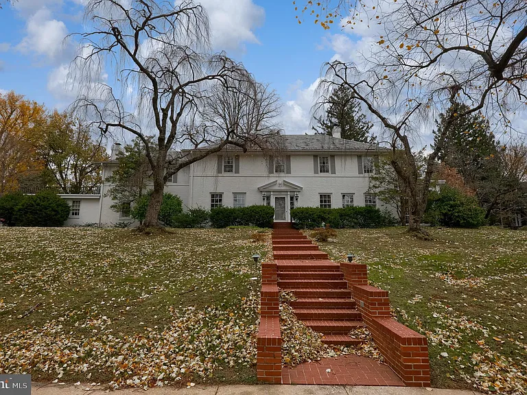 226 E Caracas Ave — Photo 66