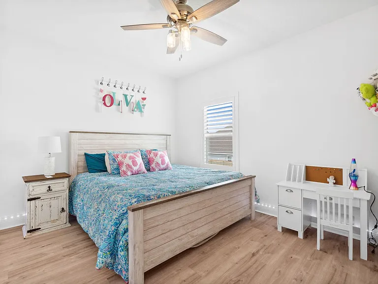 627 Las Roblas Grande Dr — Photo 24