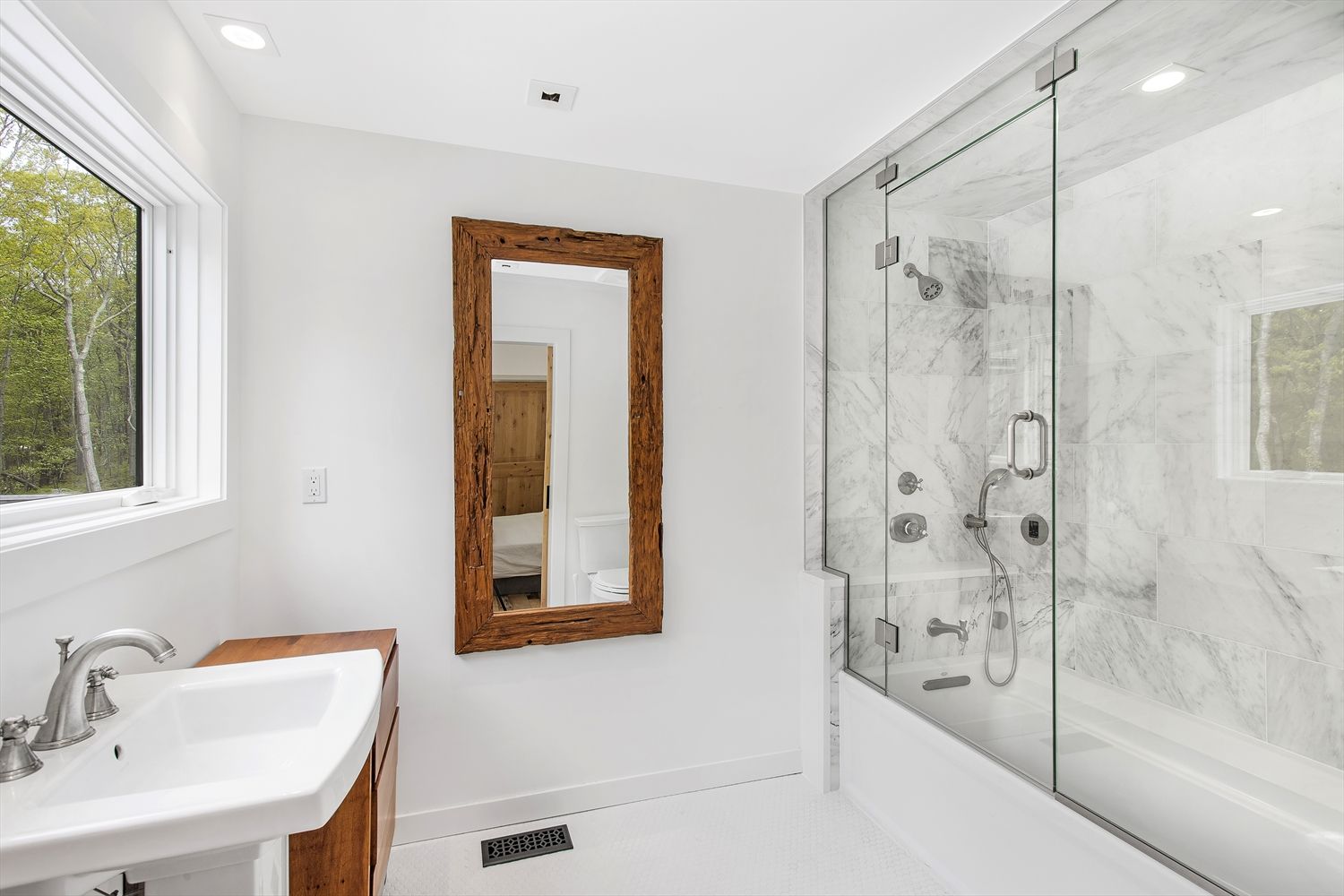  Guest (2nd Master on first fl) Bathroom