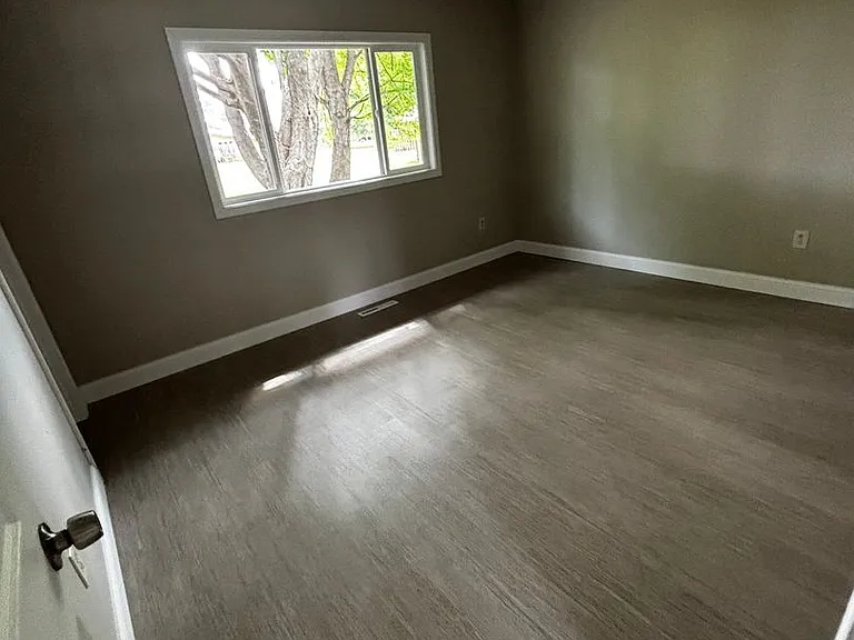 1510 Harrington Loop E — Photo 8