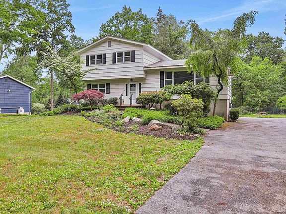 2nd image of 7 Woodland Drive